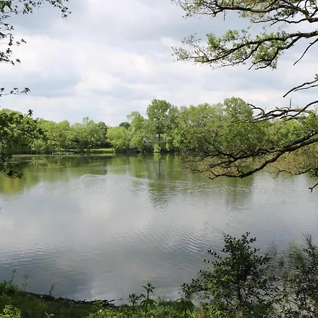 Le Manoir Des Rochers Homestay *