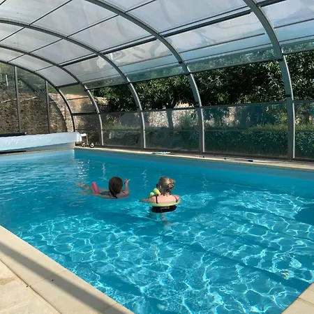 Le Manoir Des Rochers 홈스테이 *