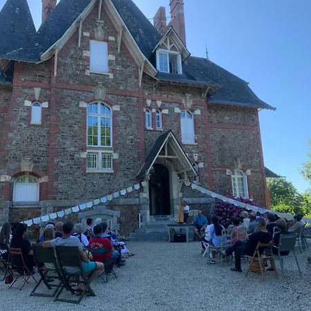 Séjour chez l'habitant Le Manoir Des Rochers *